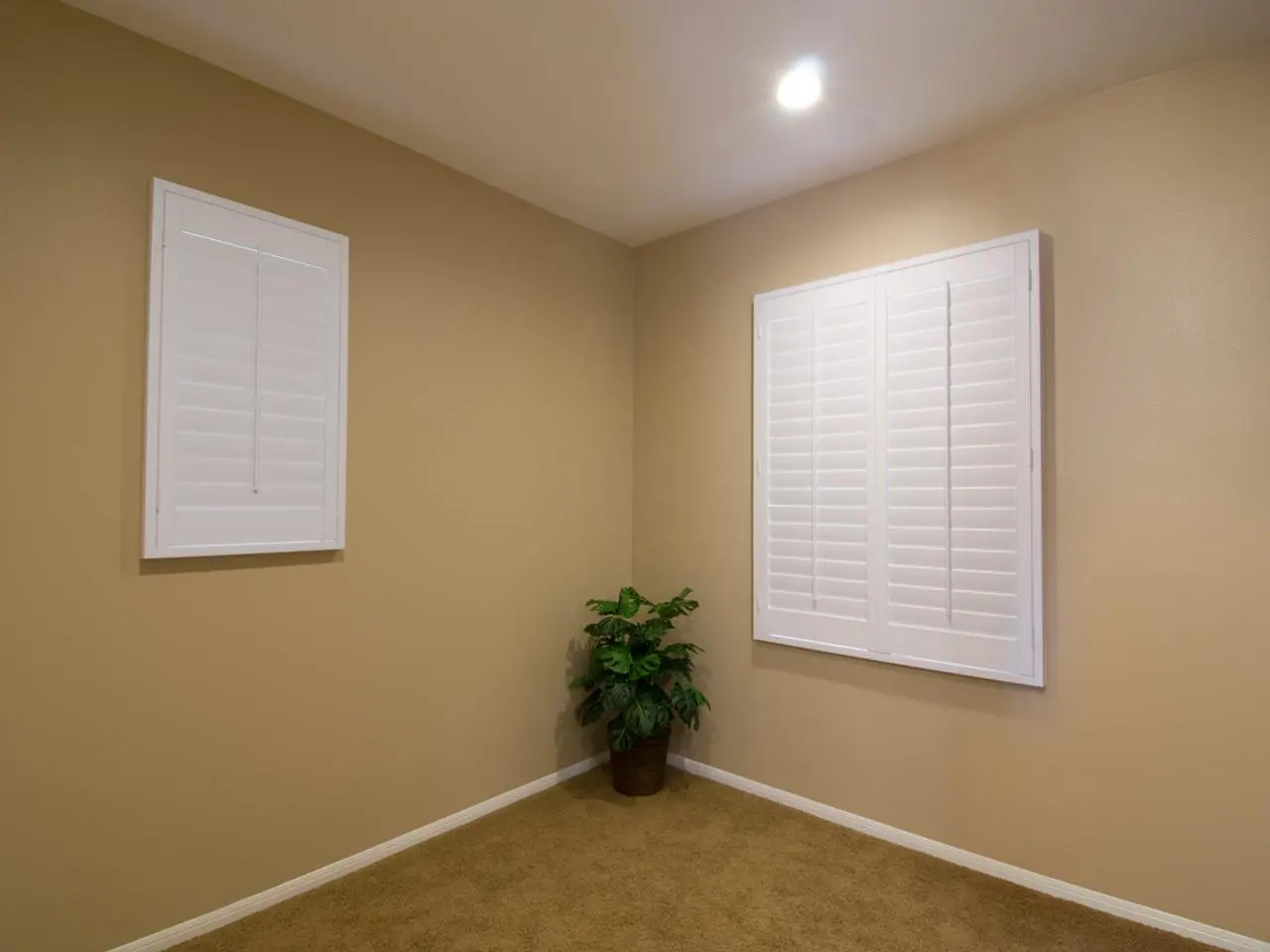 2 1/2 inch shutters without divider rail closed