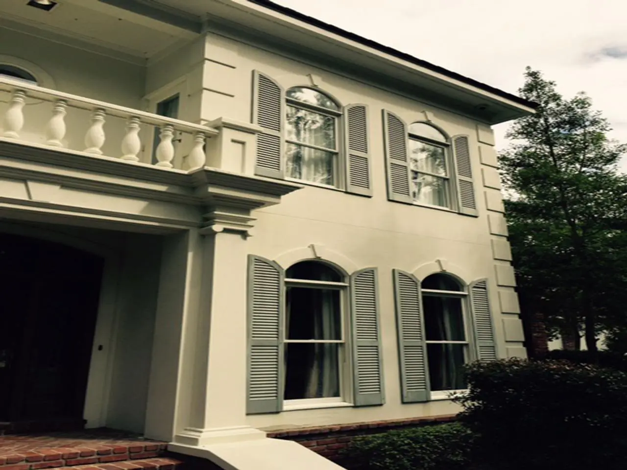 louvered exterior shutters