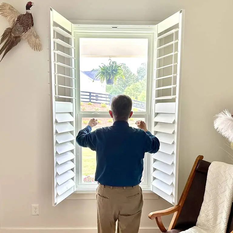 measuring a window for shutters