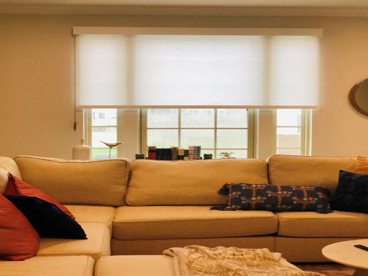 Screen shades on a triple window