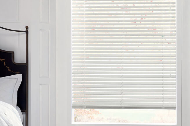 Hunter Douglas Parkland bleached blinds